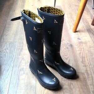 Joules Women's Rain Boots Sz 8 Welly Print BLKMTLBEES barely used